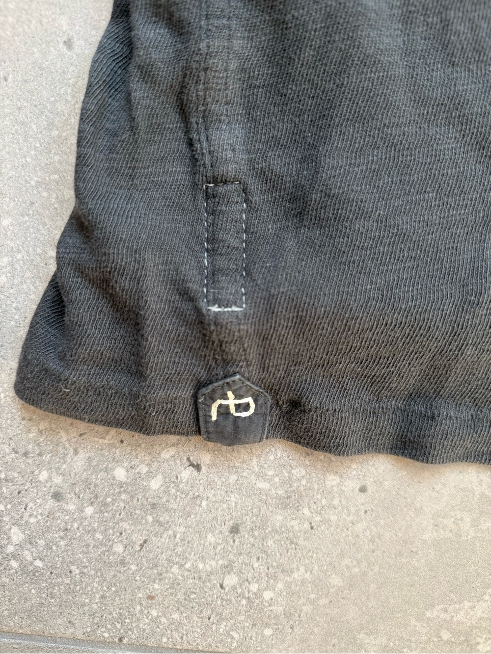 rag & bone Classic Flame Short Sleeve Charcoal Cotton Tee - Picture 5 of 6